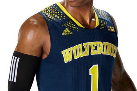 Mi Adidas team uniforms